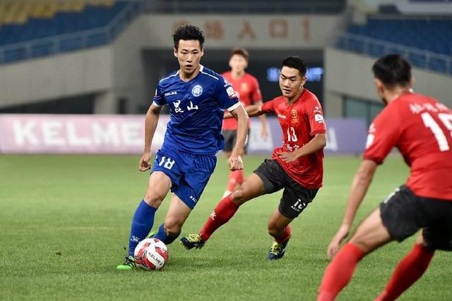 每体：曼联3000万报价费尔明遭拒 巴萨：得加钱！